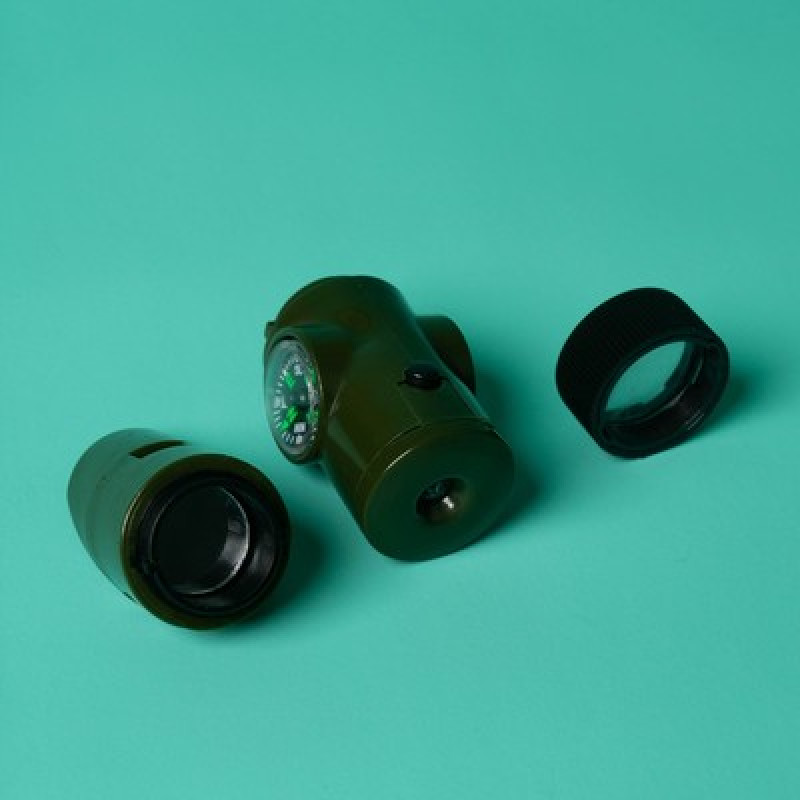 Набор героя "Разведчик", 7 в 1: свисток, компас, фонарик, термометр, зеркало, лупа 4370367 Shantou Chenghai Hongyuansheng Toys Industrial Co.