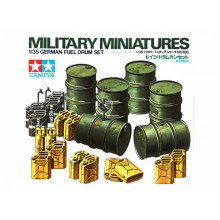 Сборная модель: Немецкие 200 л. бочки для топлива (6 шт.), 20 л. канистры для воды и топлива (1:35) 35186  Tamiya